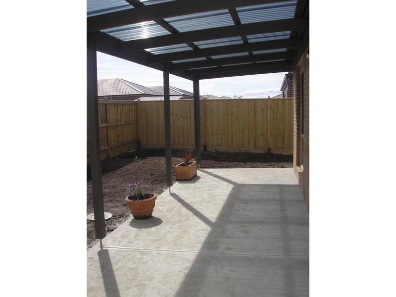 13 Midnight Rise, Cranbourne East VIC 3977