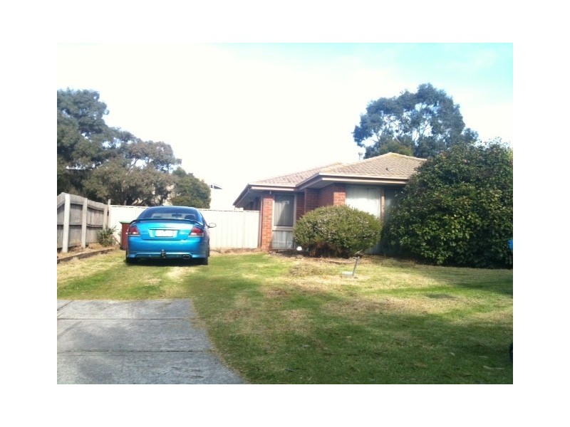 12 Candytuft Close, Cranbourne VIC 3977