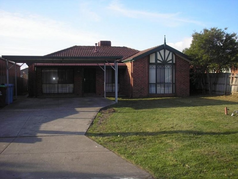 16 Friendship Close, Cranbourne VIC 3977