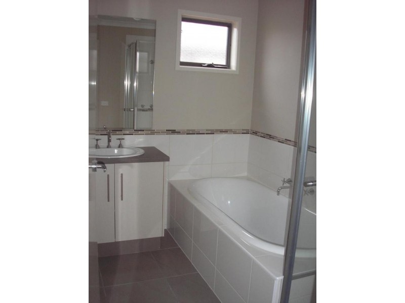 31 Ardent Crescent, Cranbourne VIC 3977