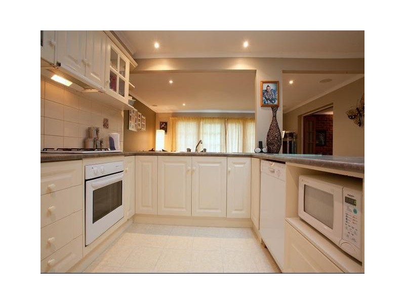 9 Chatswood Avenue, Langwarrin VIC 3910