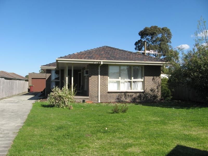 8 Stawell Street, Cranbourne VIC 3977