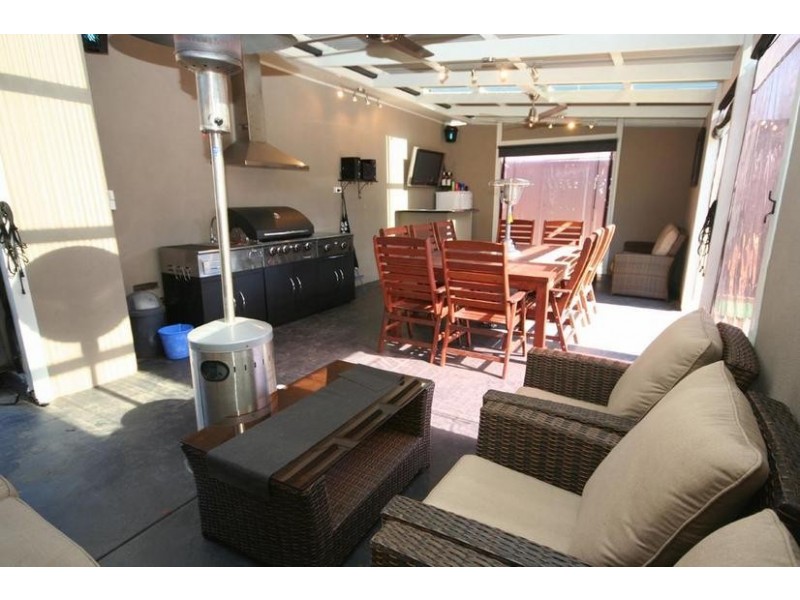 Cranbourne VIC 3977