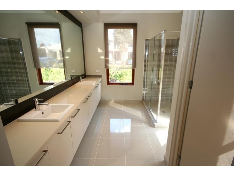 Cranbourne North VIC 3977