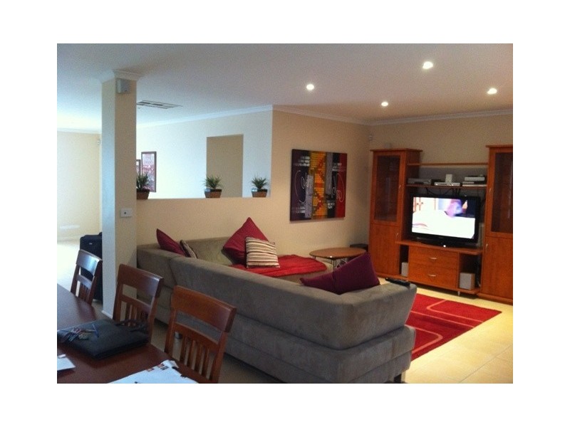 13 Cromwell Lane, Cranbourne East VIC 3977