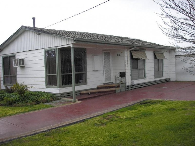 43 Bakewell Street, Cranbourne VIC 3977
