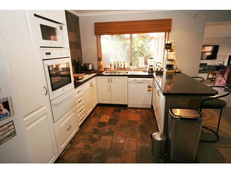 Cranbourne North VIC 3977