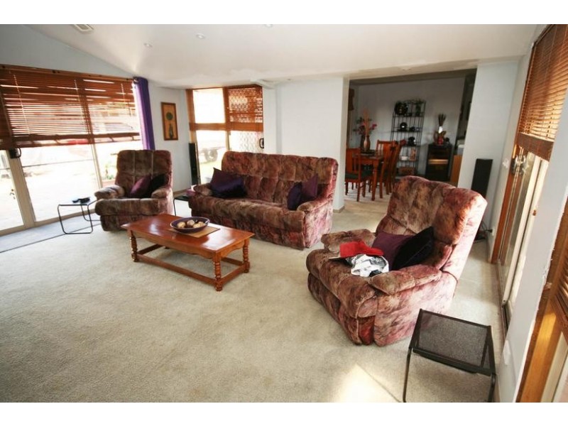 Cranbourne North VIC 3977