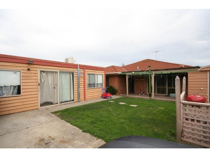 Cranbourne North VIC 3977