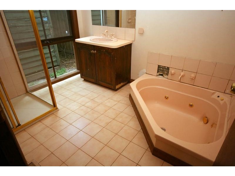 108 Circle Drive, Cranbourne VIC 3977