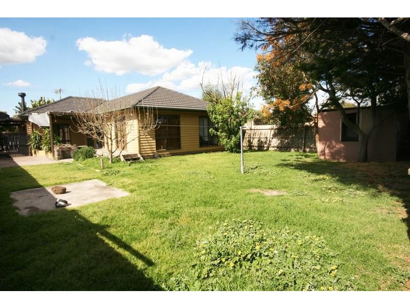 108 Circle Drive, Cranbourne VIC 3977