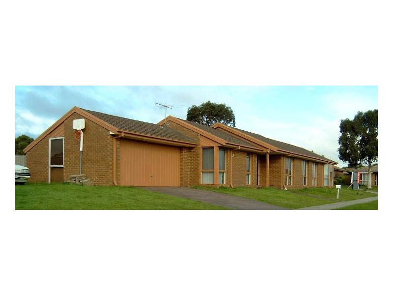 43 Elizabeth Street, Cranbourne North VIC 3977