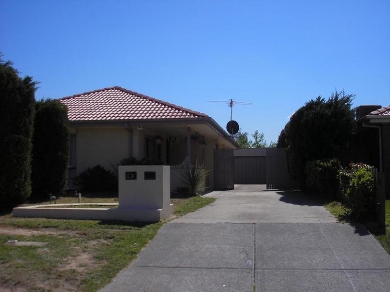 25 General Joshua Drive, Hampton Park VIC 3976