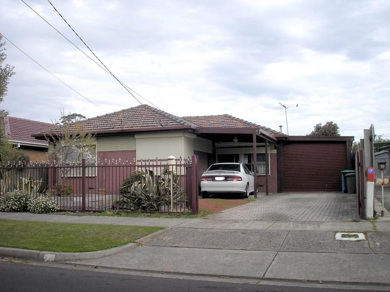 32 Campbell Parade, Cranbourne VIC 3977