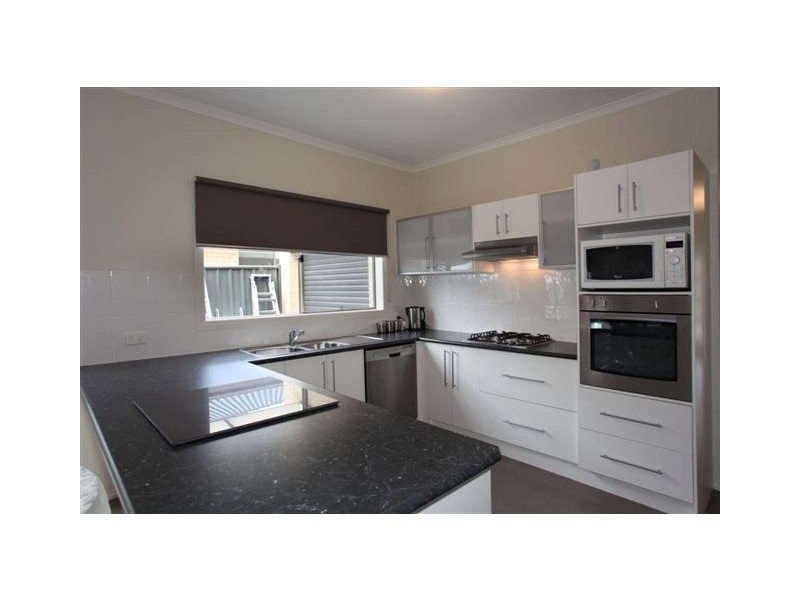 14 Merrowland Avenue, Cranbourne North VIC 3977