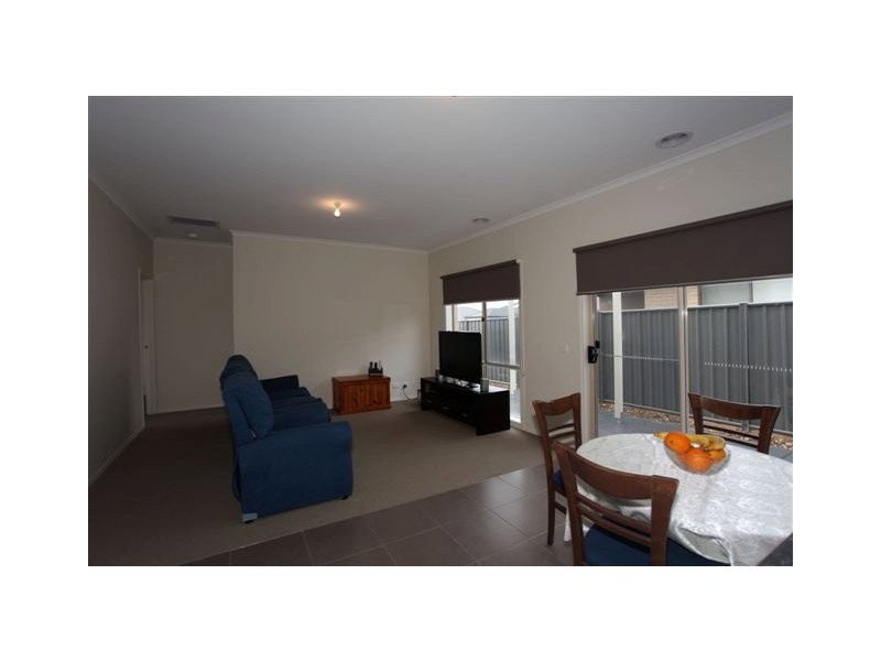 14 Merrowland Avenue, Cranbourne North VIC 3977