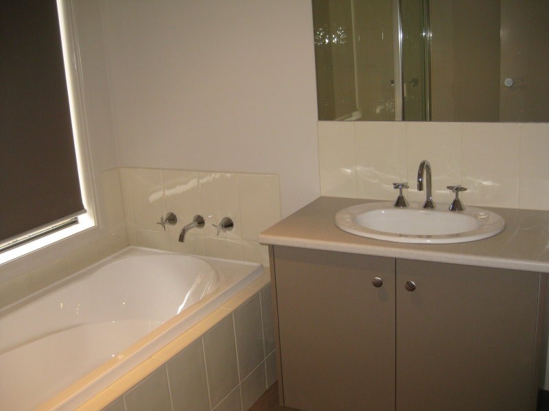 90 Boland Drive, Lyndhurst VIC 3975