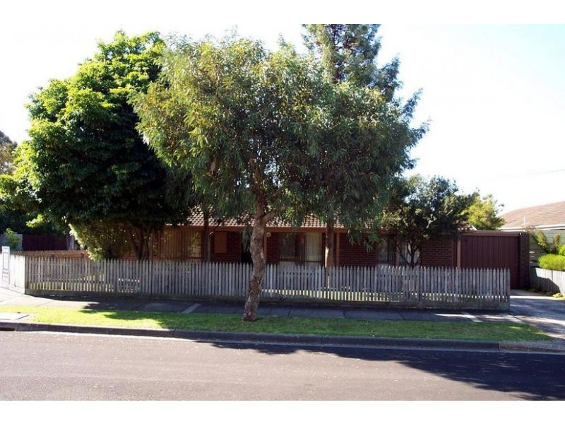 1 Ash Street, Cranbourne VIC 3977