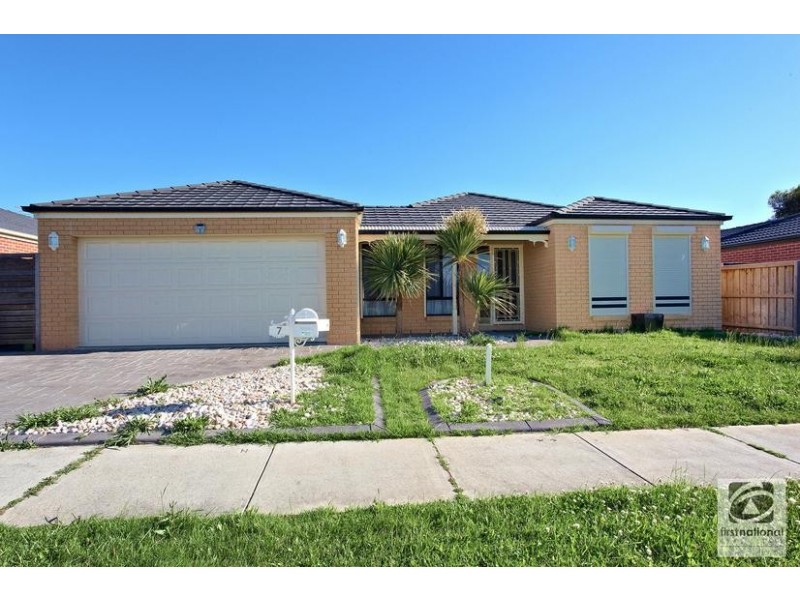 7 Brookland Greens Boulevard, Cranbourne VIC 3977