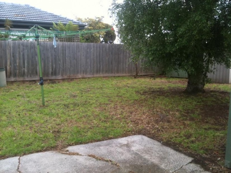 8 Latrobe Street, Cranbourne VIC 3977