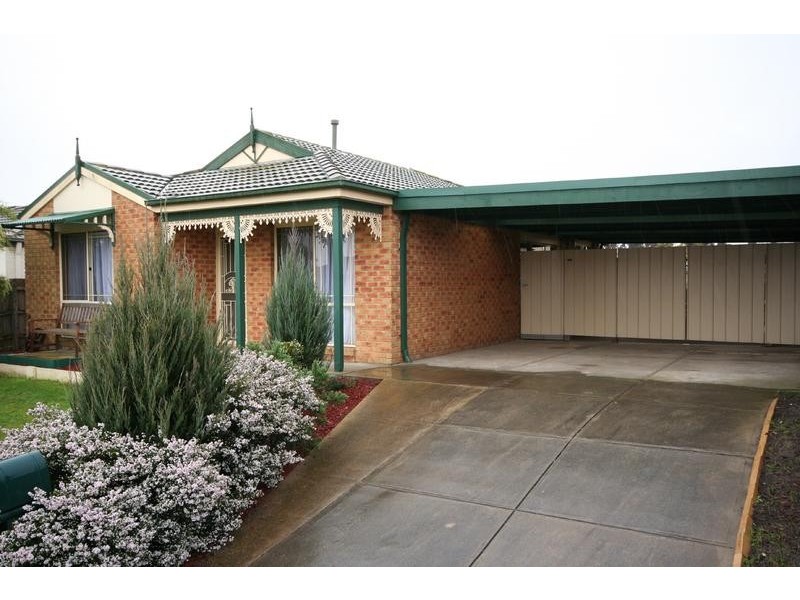 5 Forsyth Court, Cranbourne North VIC 3977