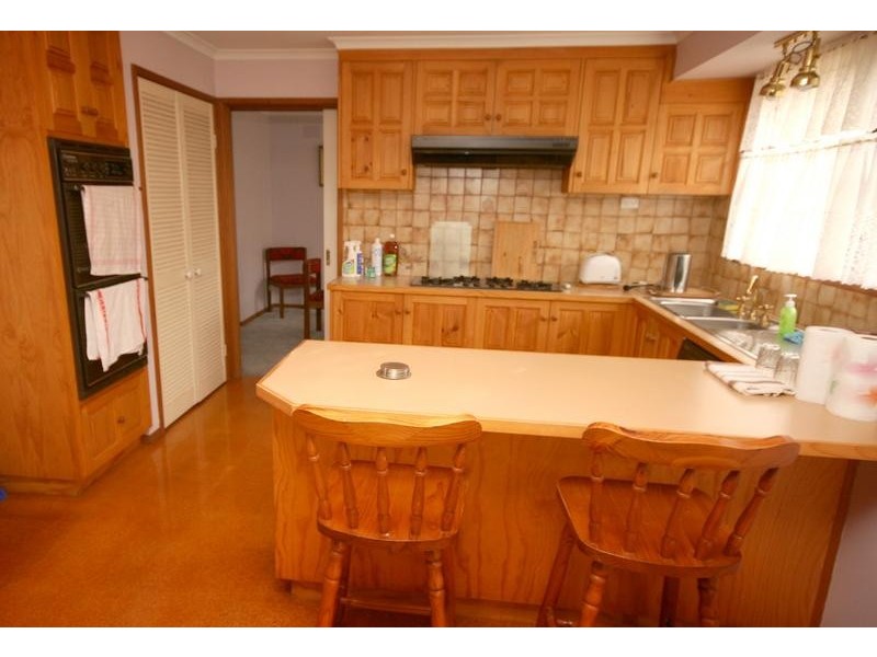 7 Mclaren Avenue, Cranbourne VIC 3977