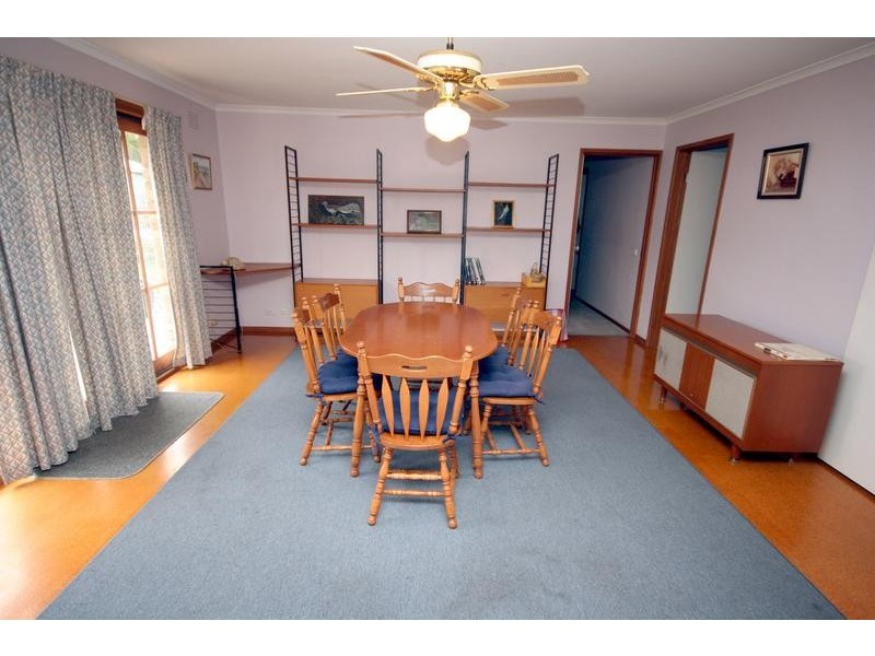 7 Mclaren Avenue, Cranbourne VIC 3977