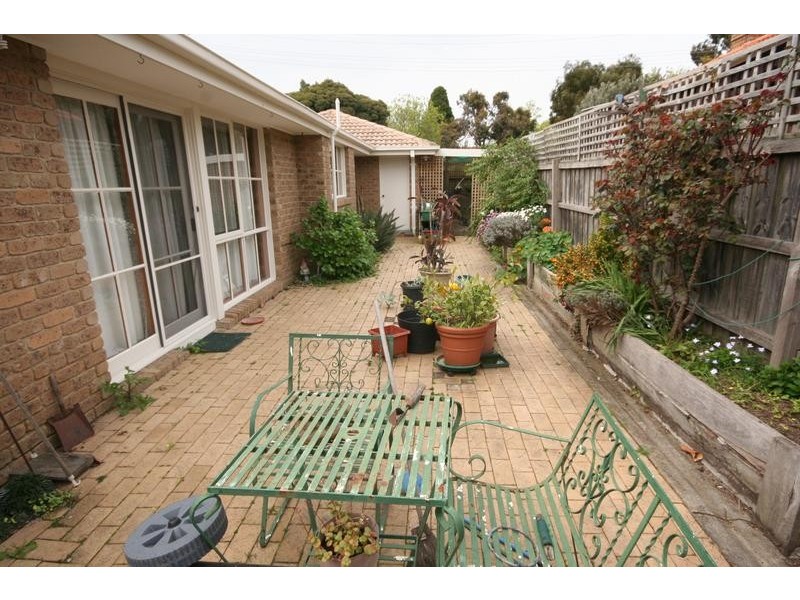 7 Mclaren Avenue, Cranbourne VIC 3977