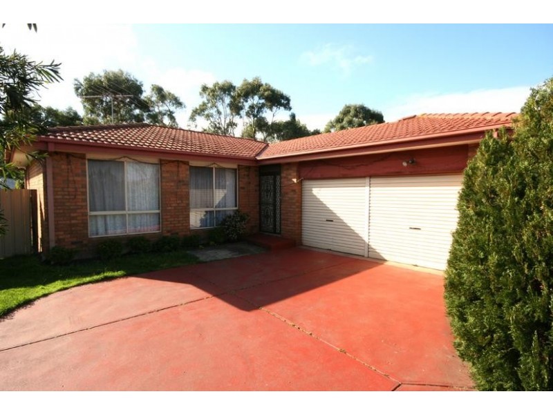 1 Lawrence Court, Cranbourne North VIC 3977