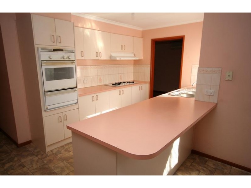 1 Lawrence Court, Cranbourne North VIC 3977