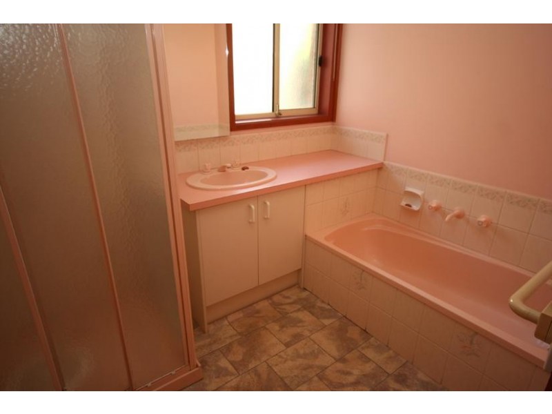 1 Lawrence Court, Cranbourne North VIC 3977