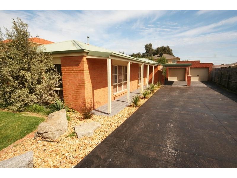 221 Monahans Road, Cranbourne VIC 3977