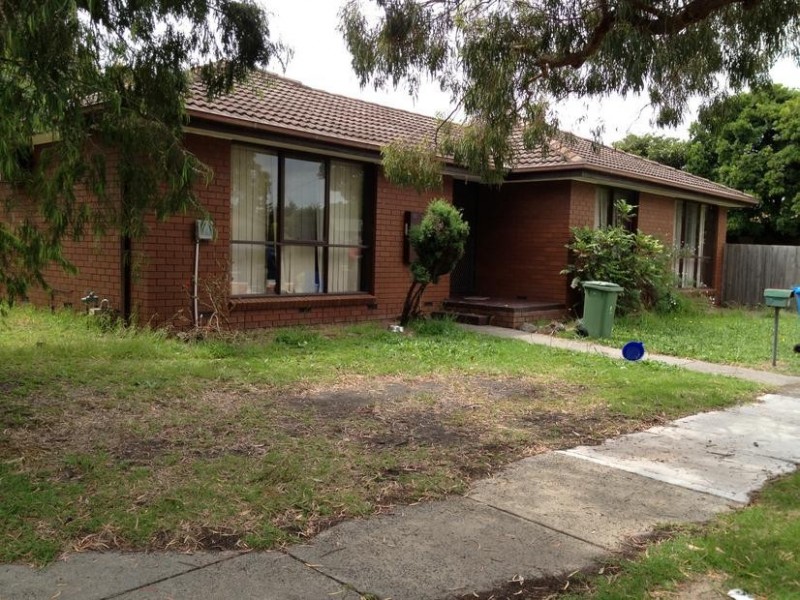6 Wallace Road, Cranbourne VIC 3977