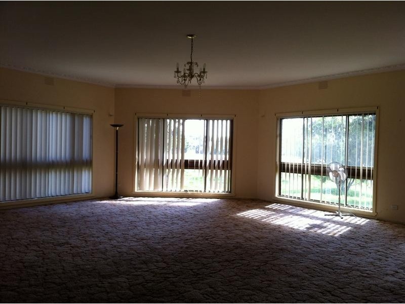 2260 South Gippsland Highway, Devon Meadows VIC 3977