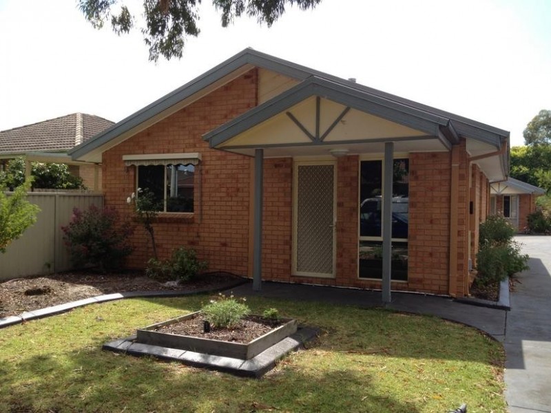 8A Jillian Street, Cranbourne VIC 3977