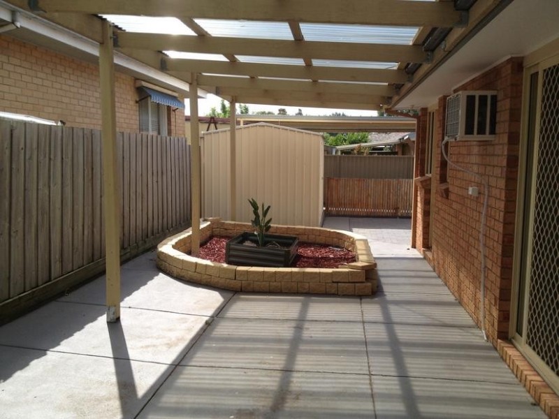 8A Jillian Street, Cranbourne VIC 3977