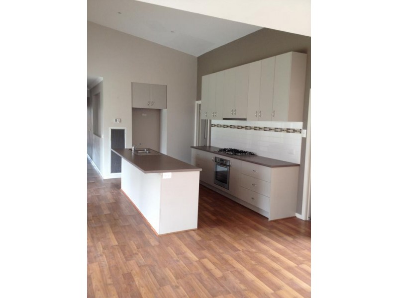 25 McCallum Drive, Cranbourne East VIC 3977