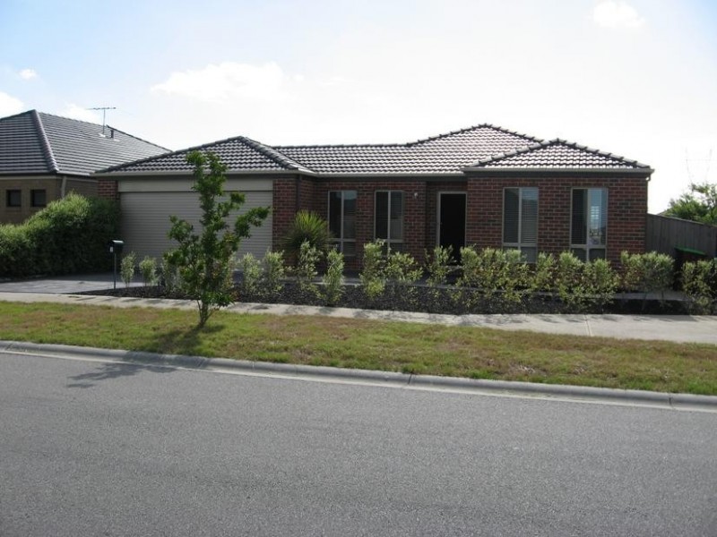 2 Dryandra Place, Cranbourne VIC 3977