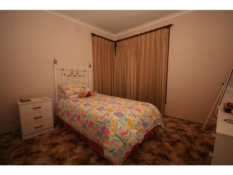 50 Fairbairn Road, Cranbourne VIC 3977