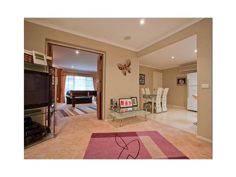 9 Chatswood Avenue, Langwarrin VIC 3910