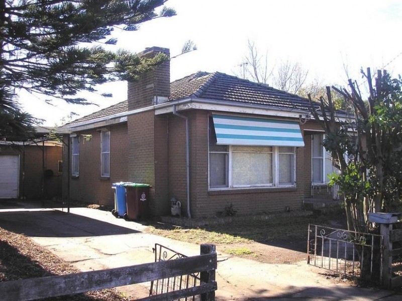 7 Lyall Street, Cranbourne VIC 3977