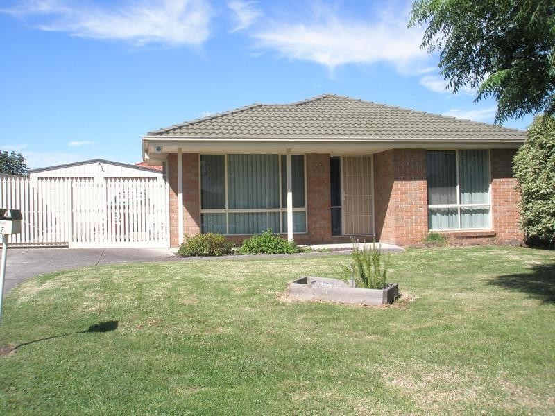 7 Rimes Close, Cranbourne VIC 3977