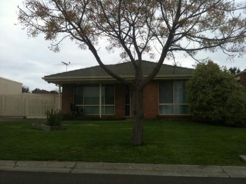 7 Rimes Close, Cranbourne VIC 3977