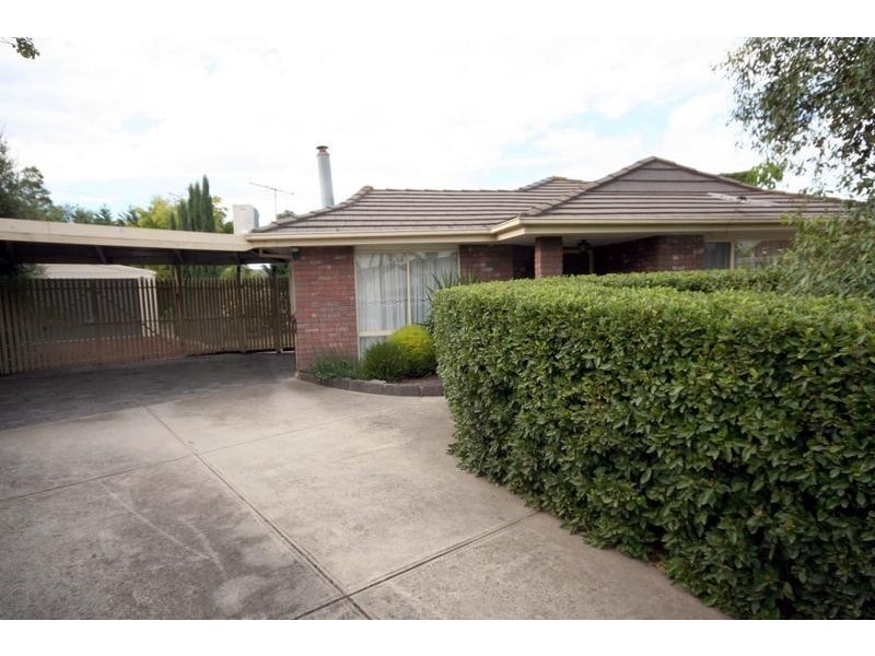 14 Julia Court, Cranbourne North VIC 3977