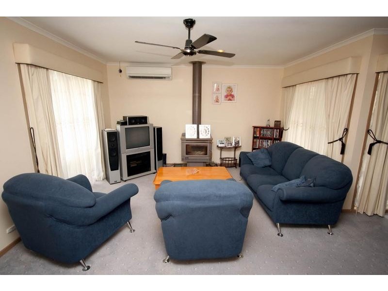 14 Julia Court, Cranbourne North VIC 3977