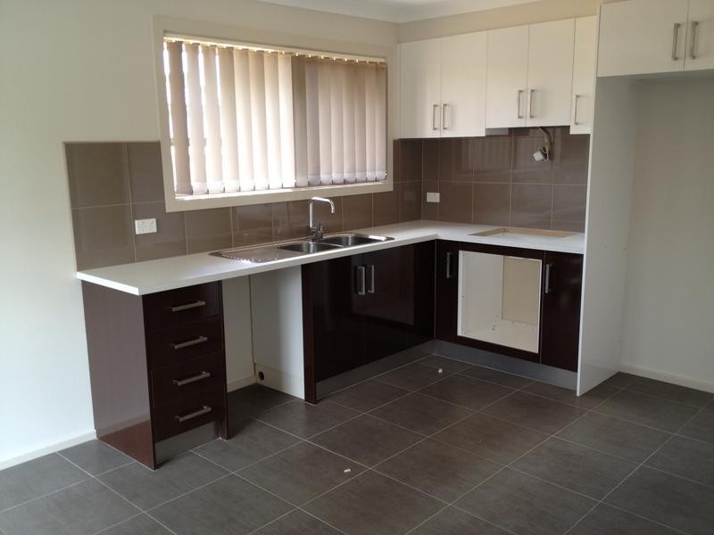 1/18 Lorna Street, Cranbourne VIC 3977