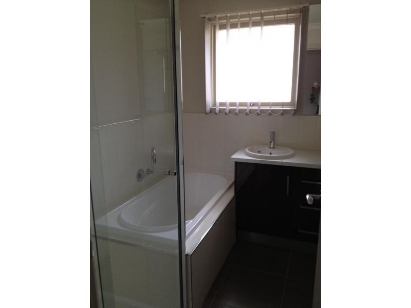 1/18 Lorna Street, Cranbourne VIC 3977