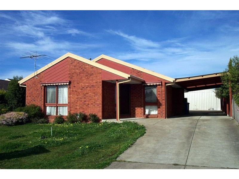 6 Sharne Court, Cranbourne North VIC 3977