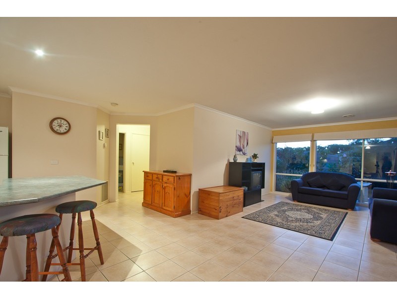 28 Eldershaw Drive, Lynbrook VIC 3975