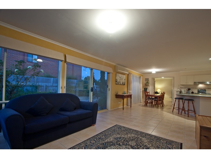 28 Eldershaw Drive, Lynbrook VIC 3975